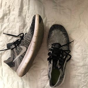 Nike fly knit free runs